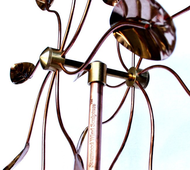 Stanwood Wind Sculpture: Spinning Ficus Leaves